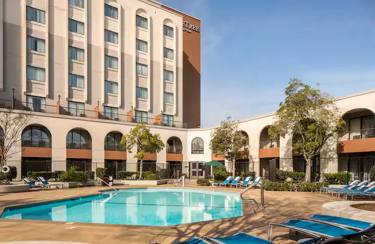 DoubleTree by Hilton Hotel Newark - Fremont-Best Hotels in Newark, CA (2024)